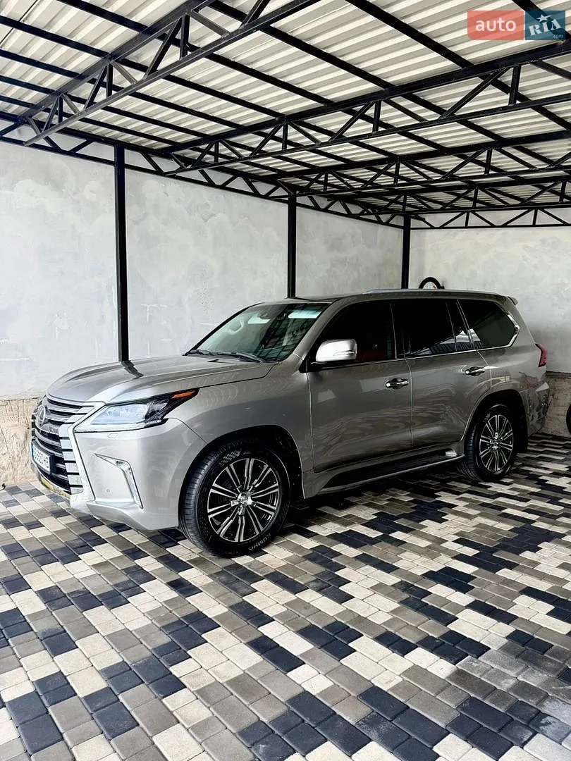 Lexus LX, 2017