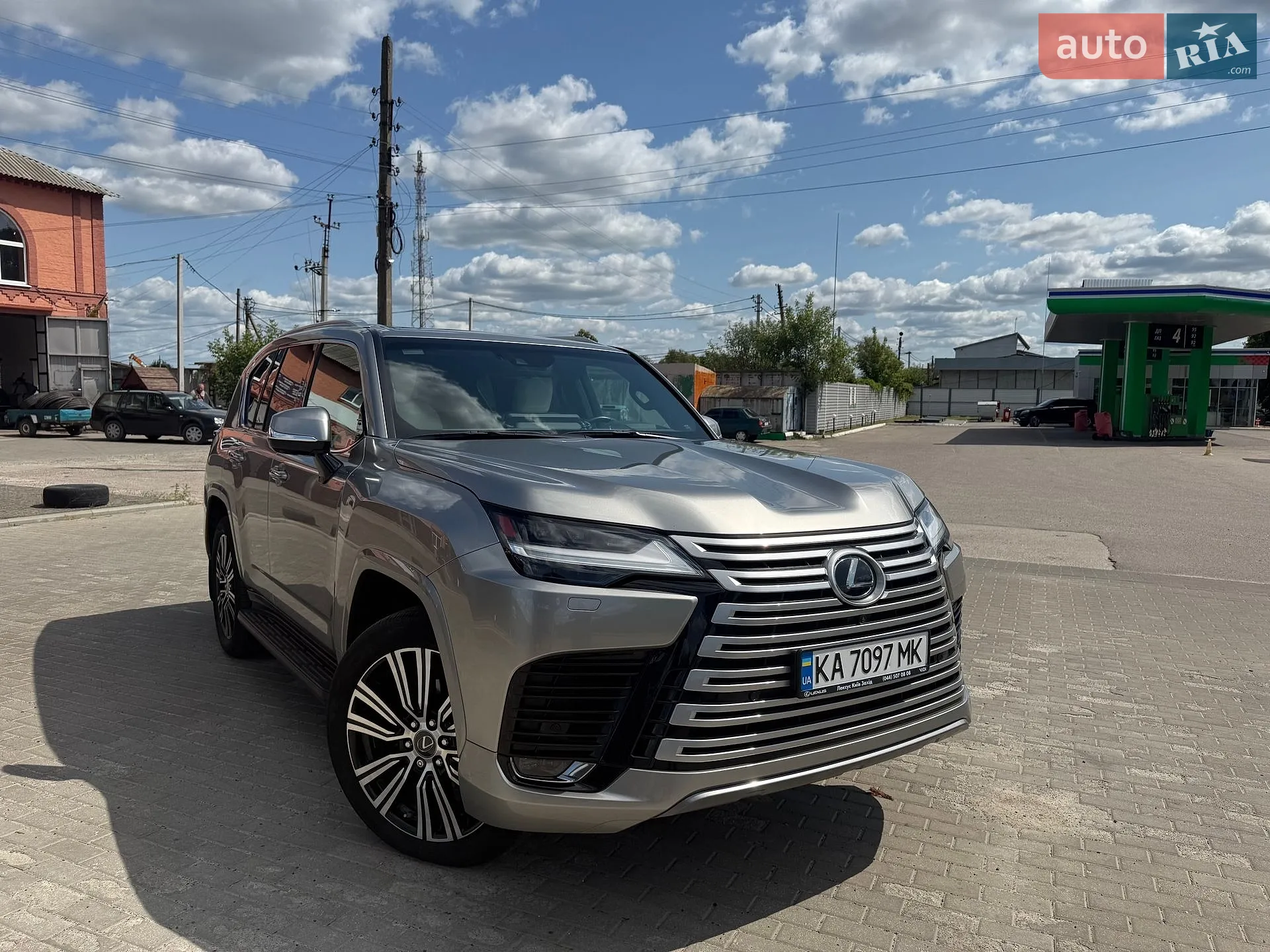 Lexus LX, 2022