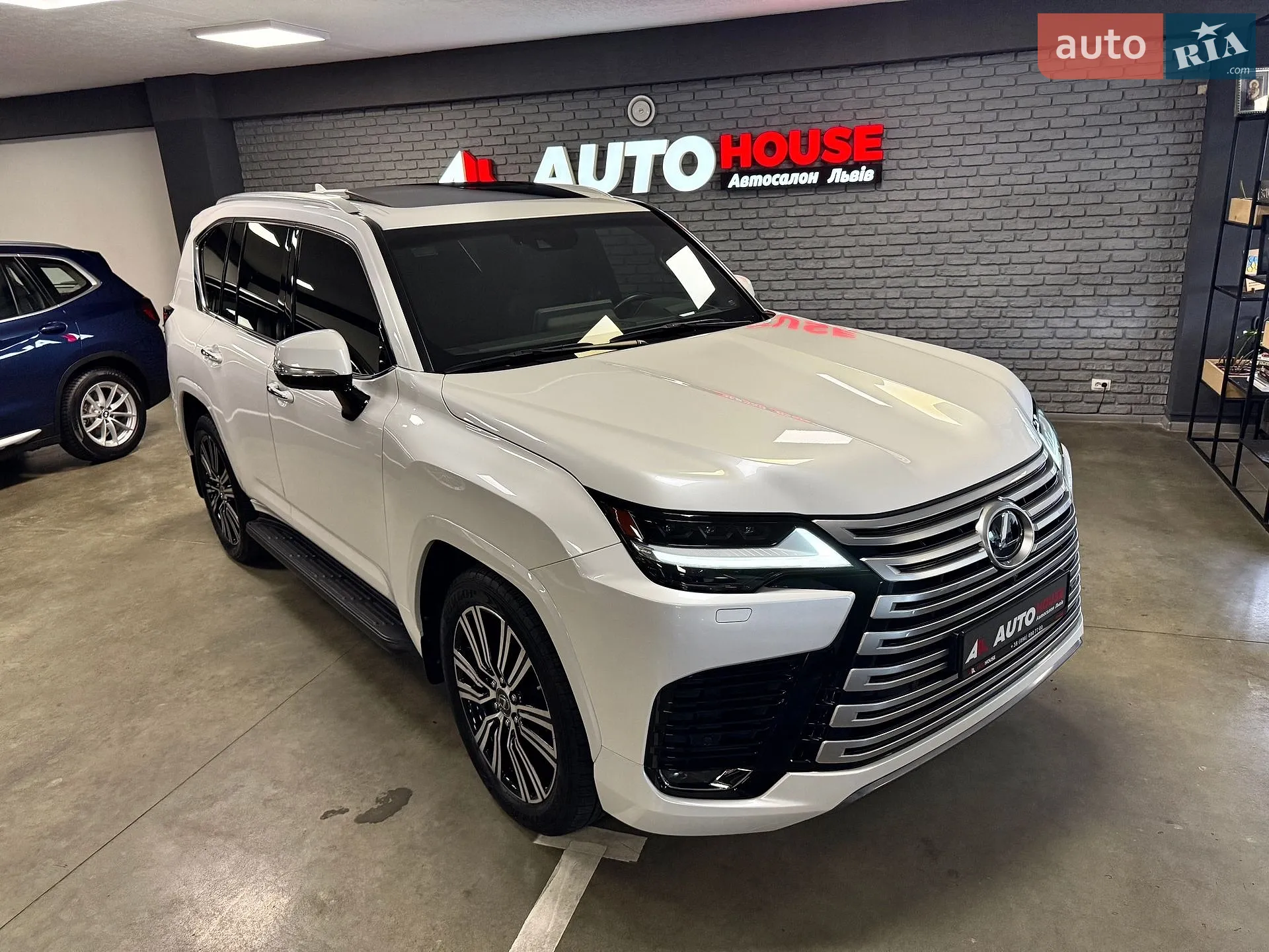 Lexus LX, 2022