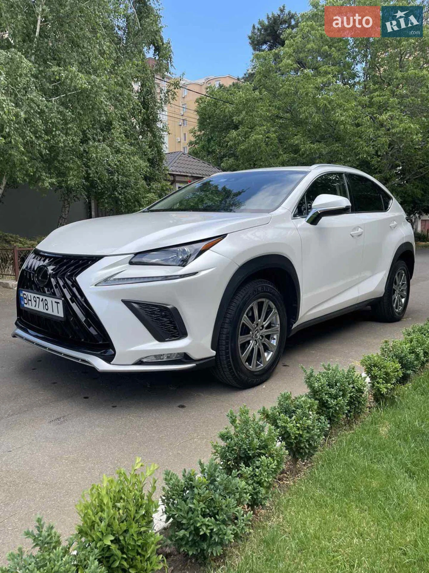 Lexus NX, 2017