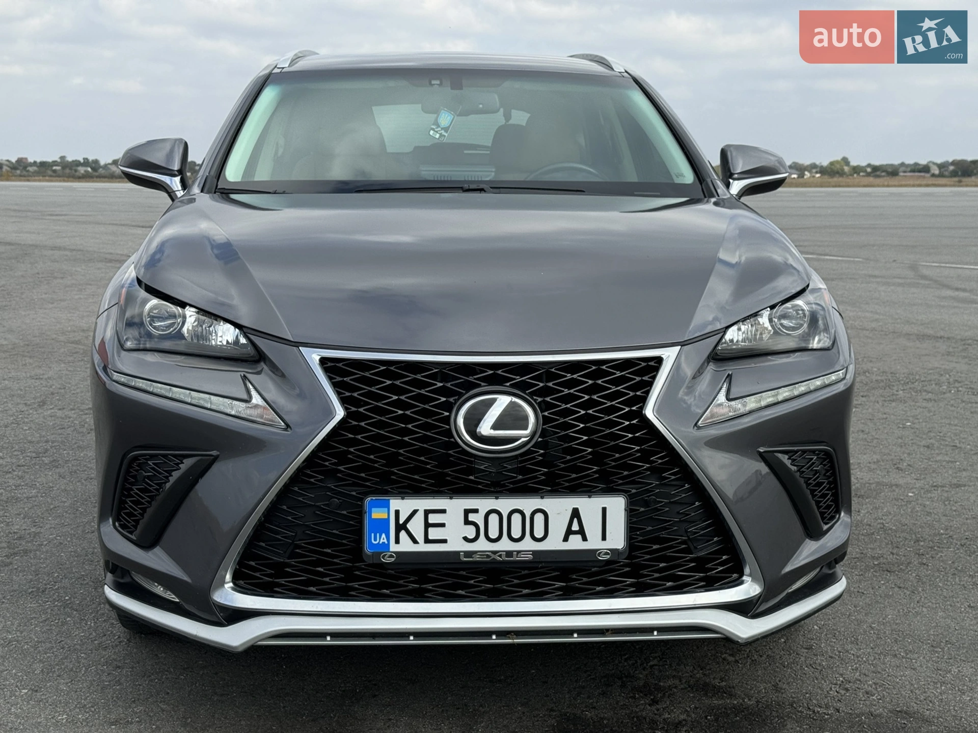 Lexus NX, 2016