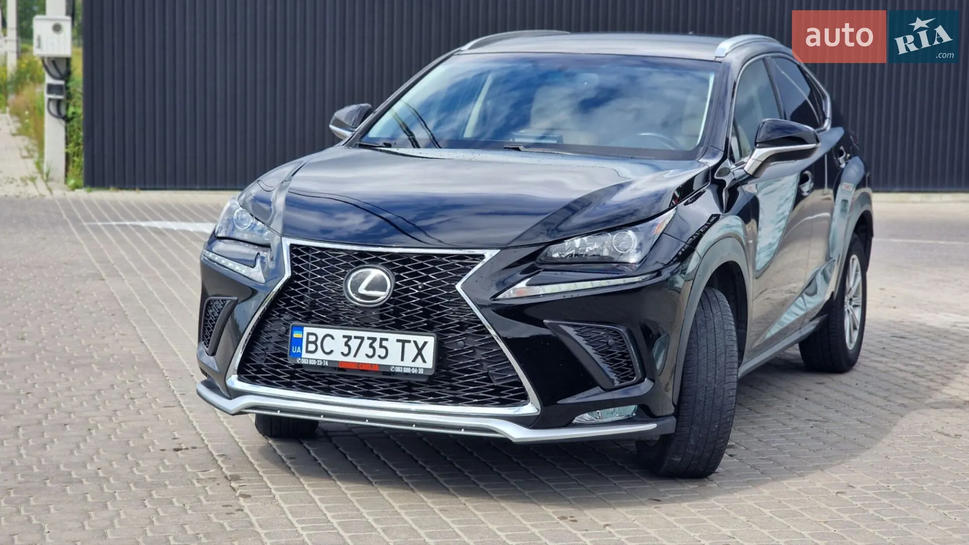Lexus NX, 2015