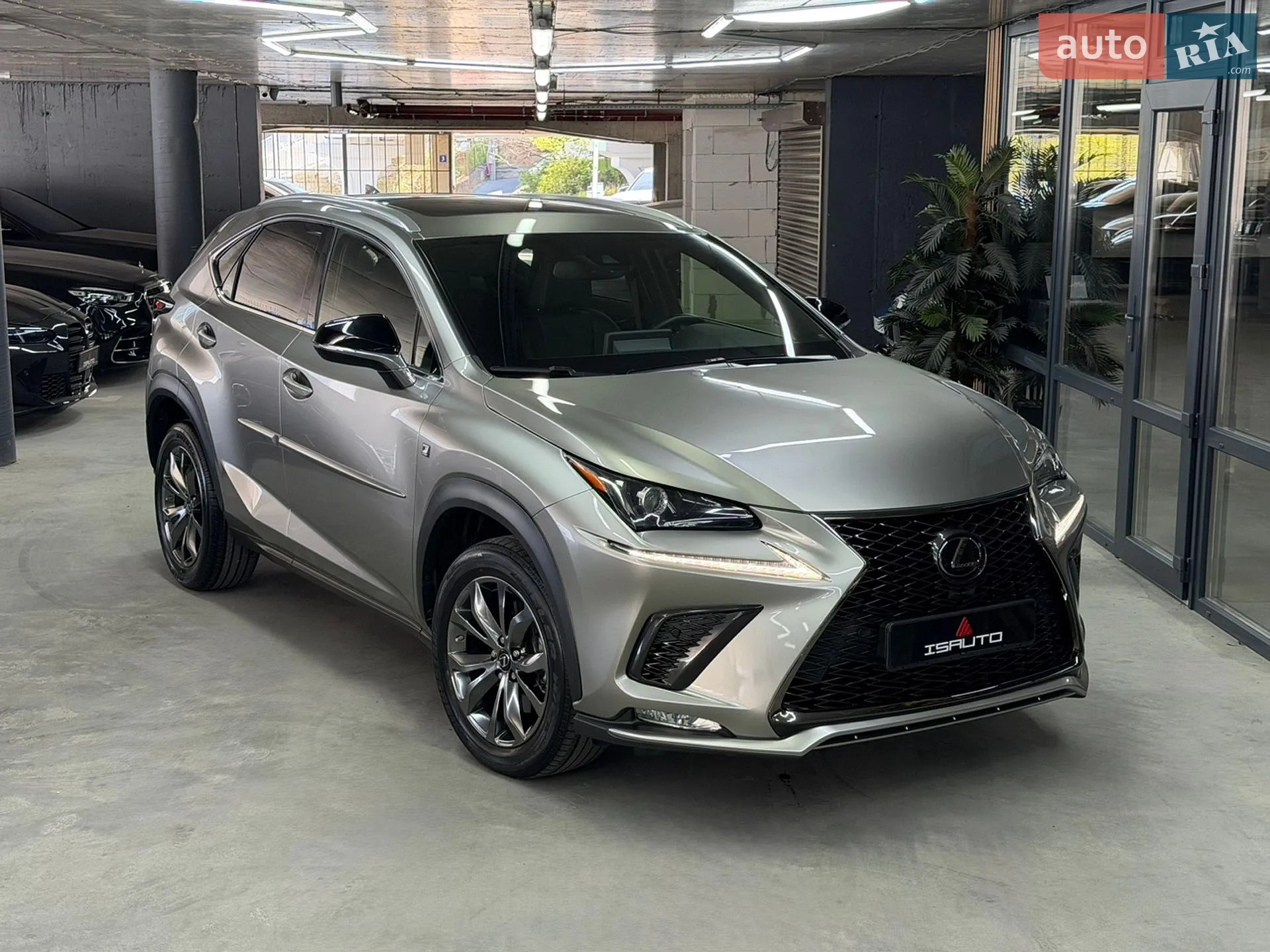 Lexus NX, 2021