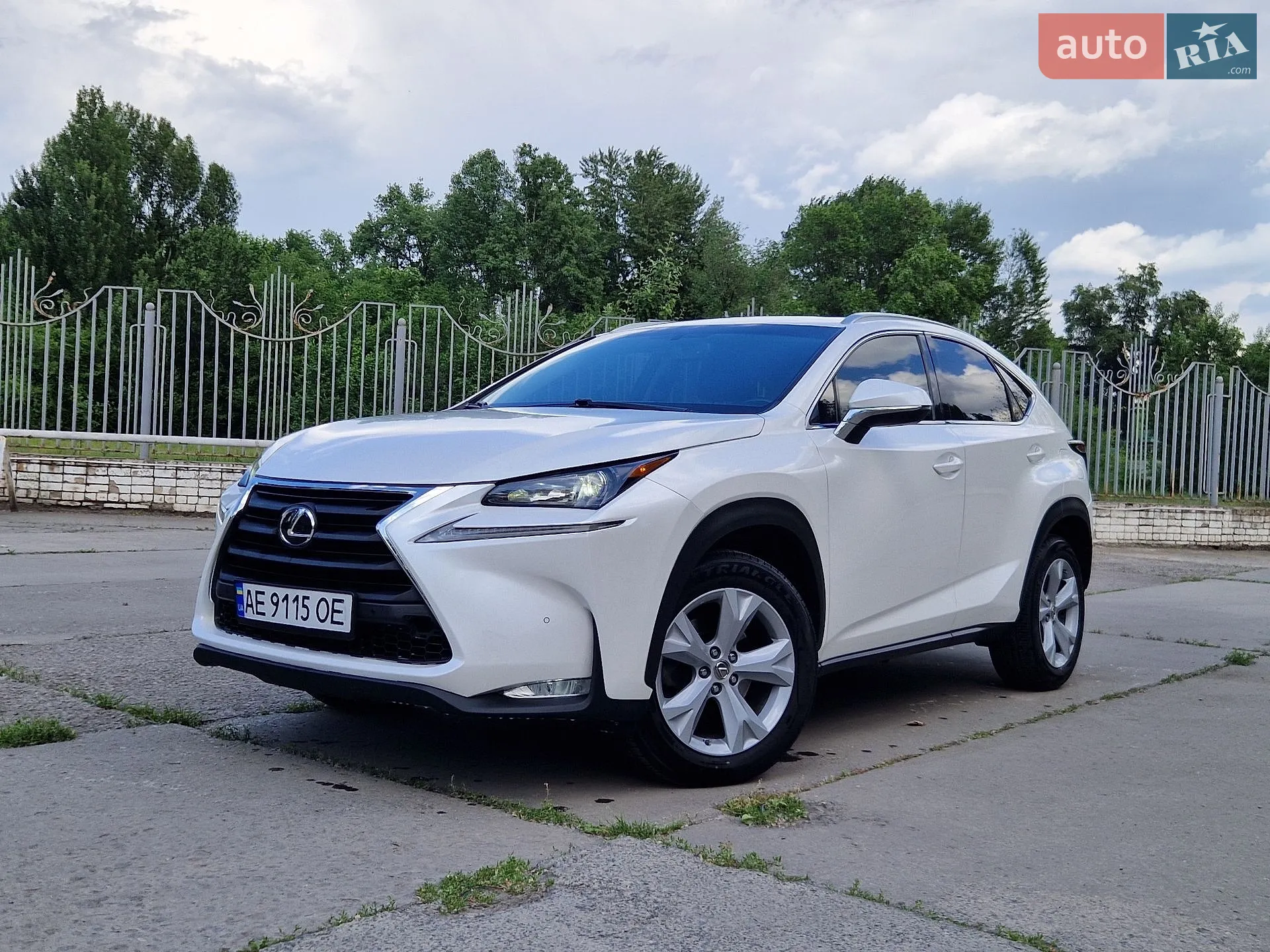 Lexus NX, 2016