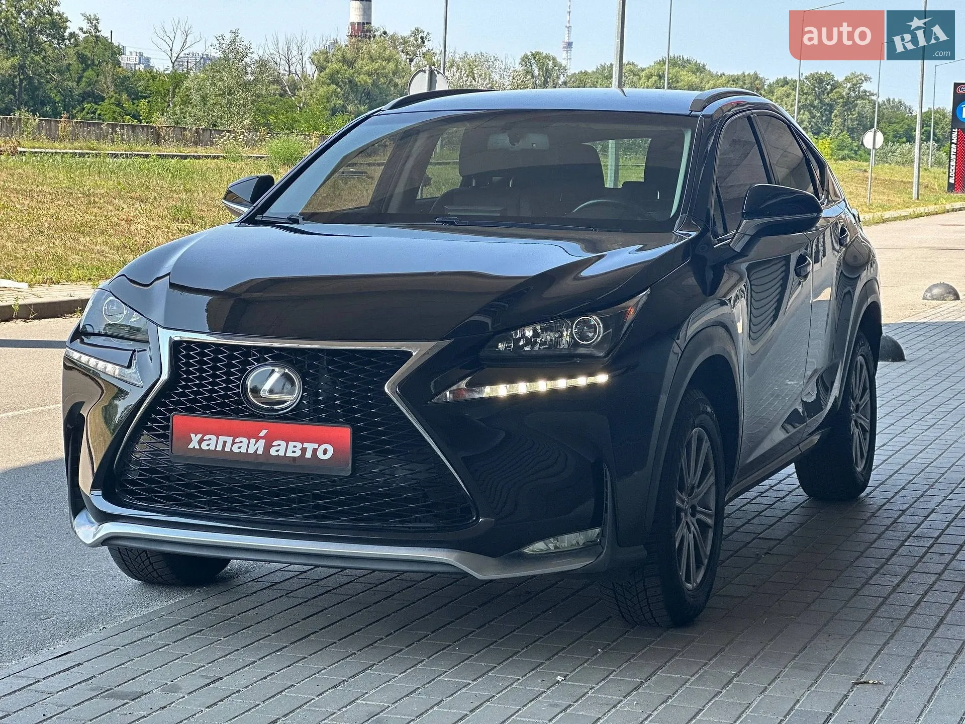 Lexus NX, 2016