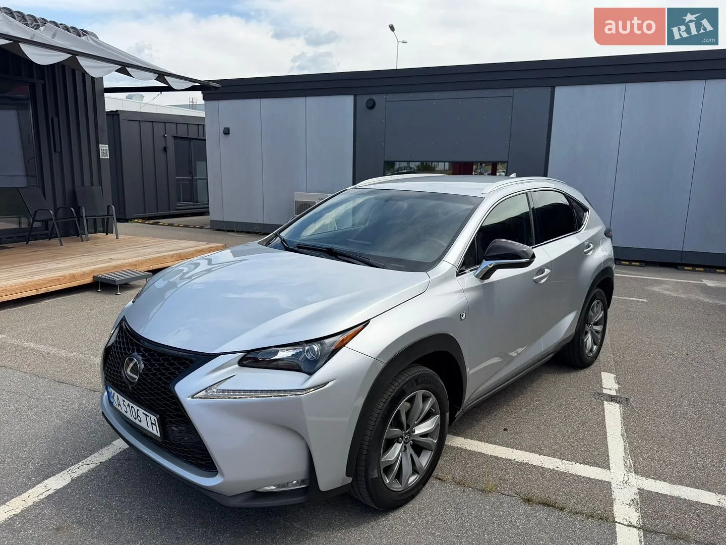 Lexus NX, 2016
