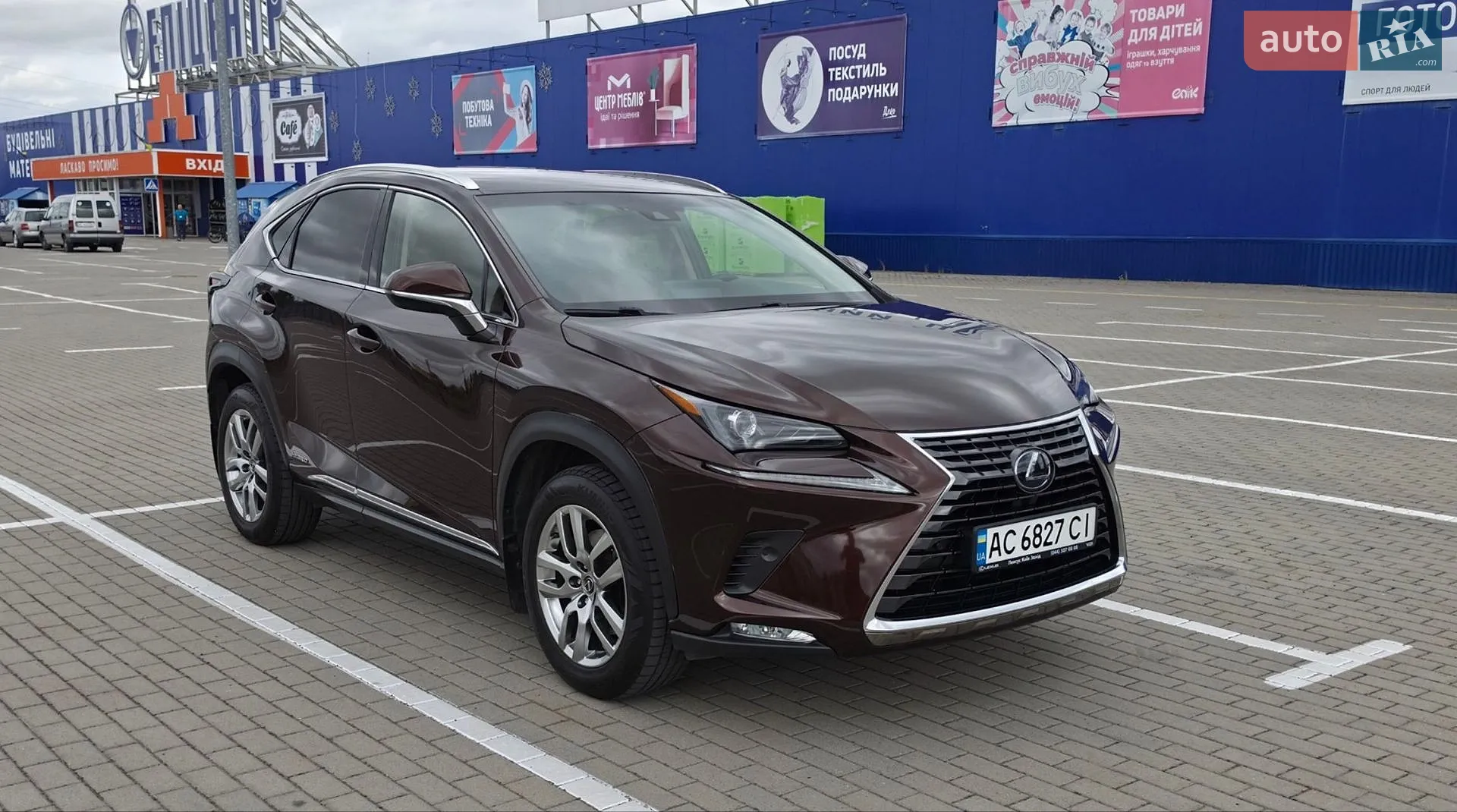 Lexus NX, 2018