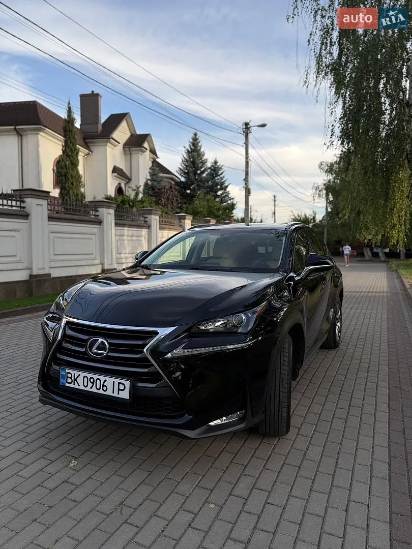Lexus NX, 2016