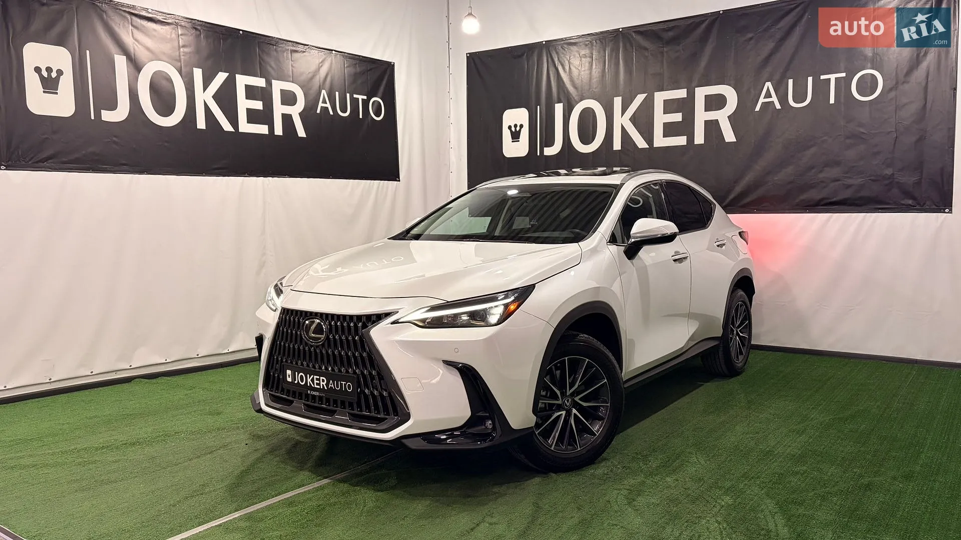 Lexus NX, 2022
