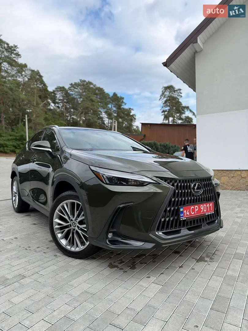 Lexus NX, 2025