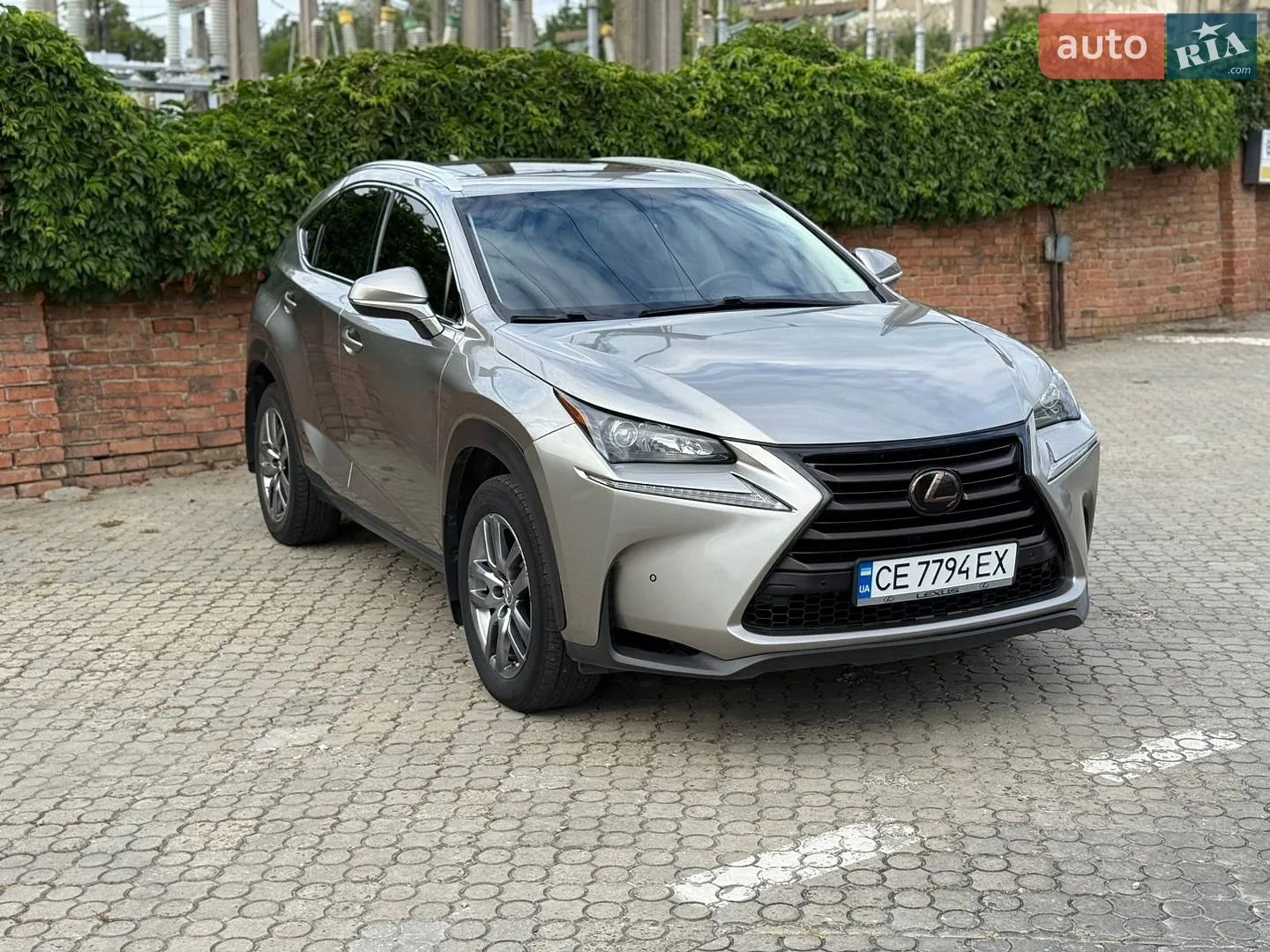 Lexus NX, 2016