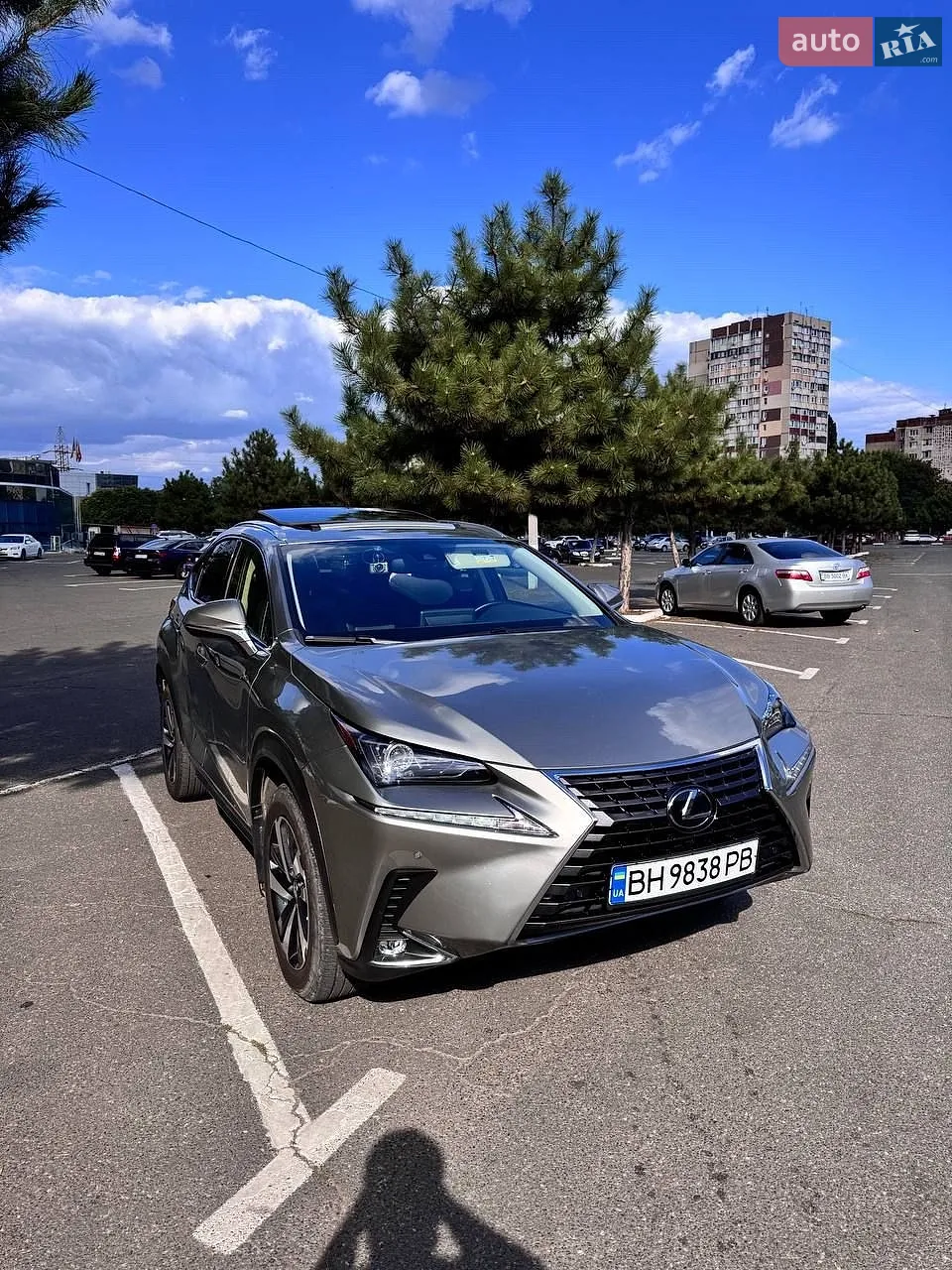 Lexus NX, 2019