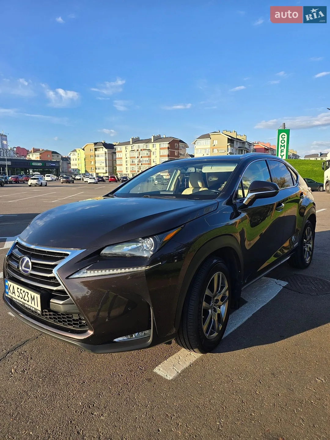 Lexus NX, 2015
