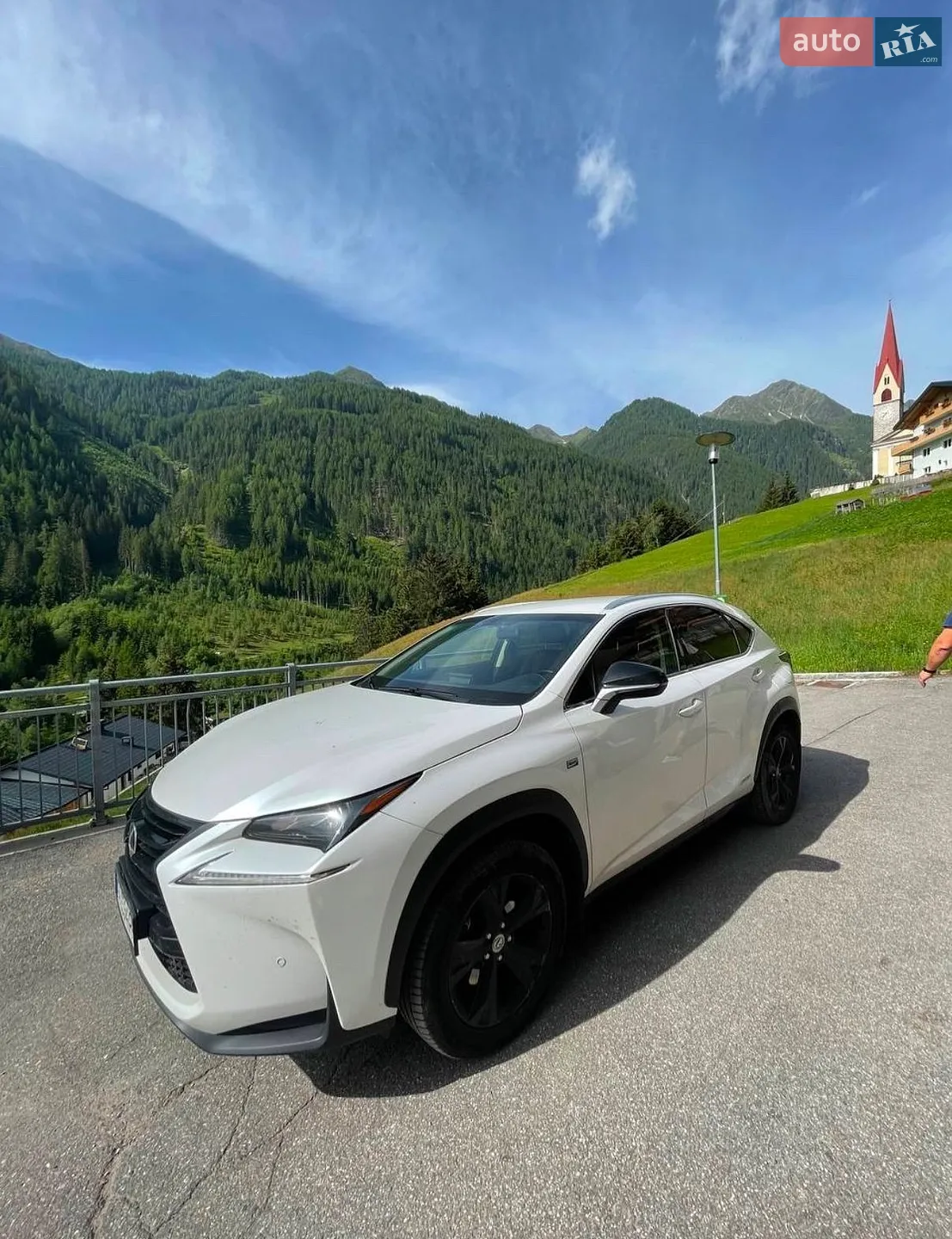 Lexus NX, 2016