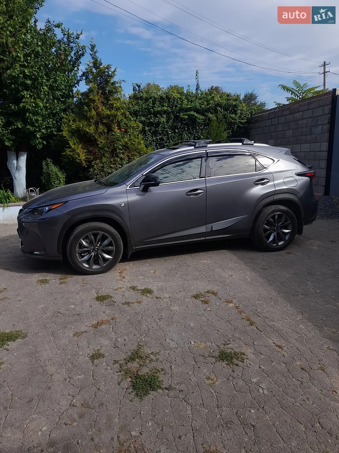 Lexus NX, 2017
