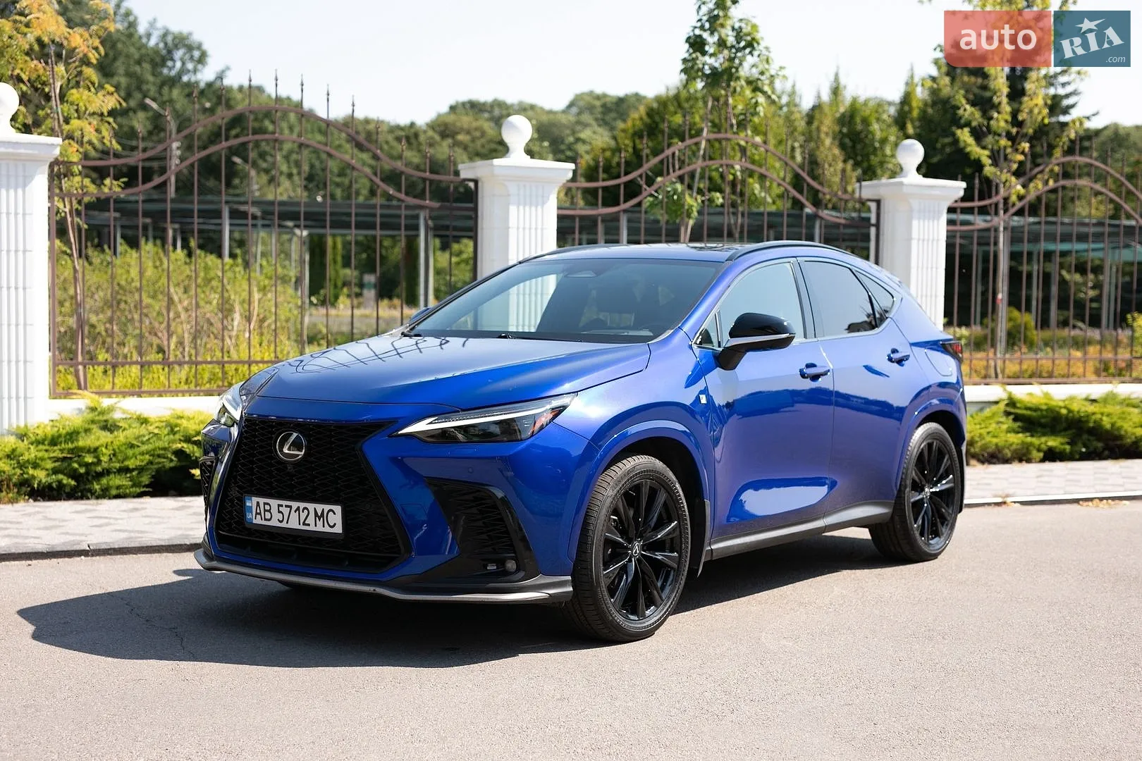 Lexus NX, 2022