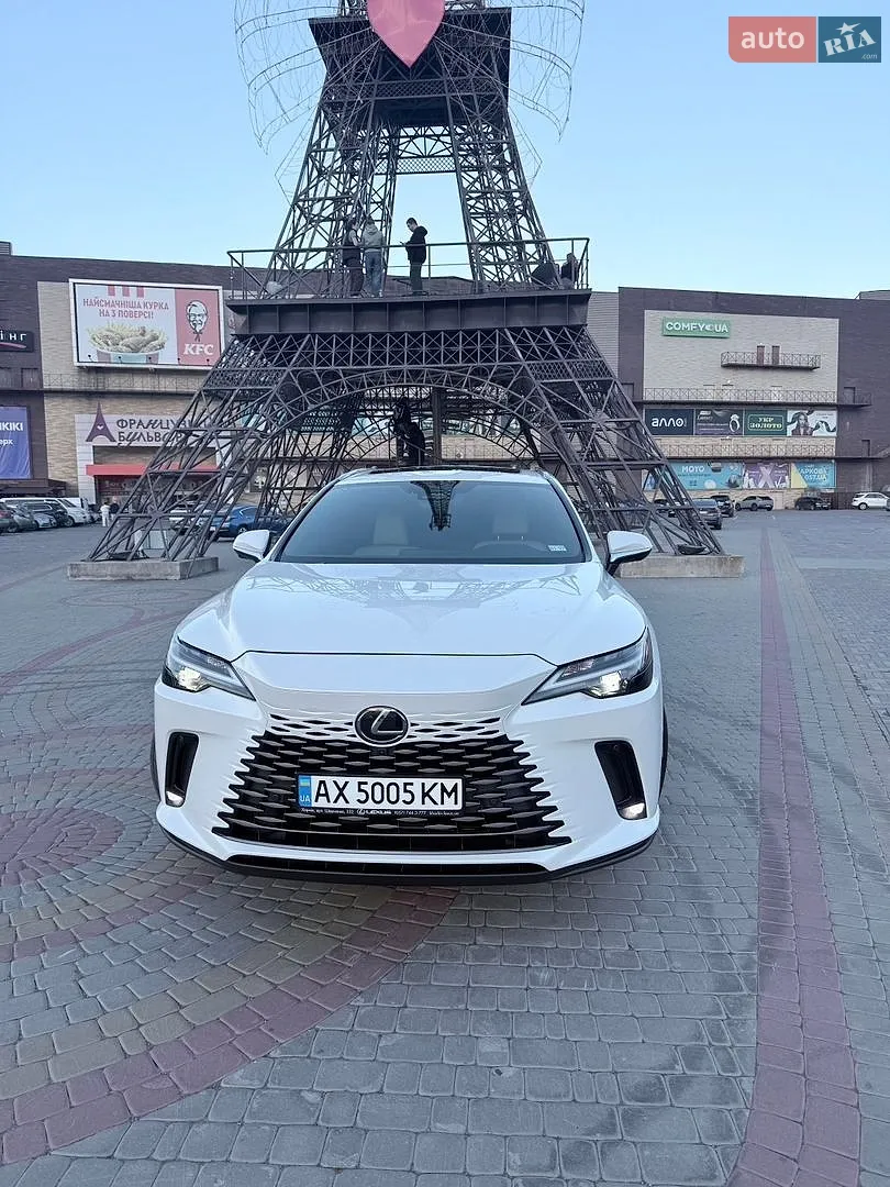 Lexus RX, 2025
