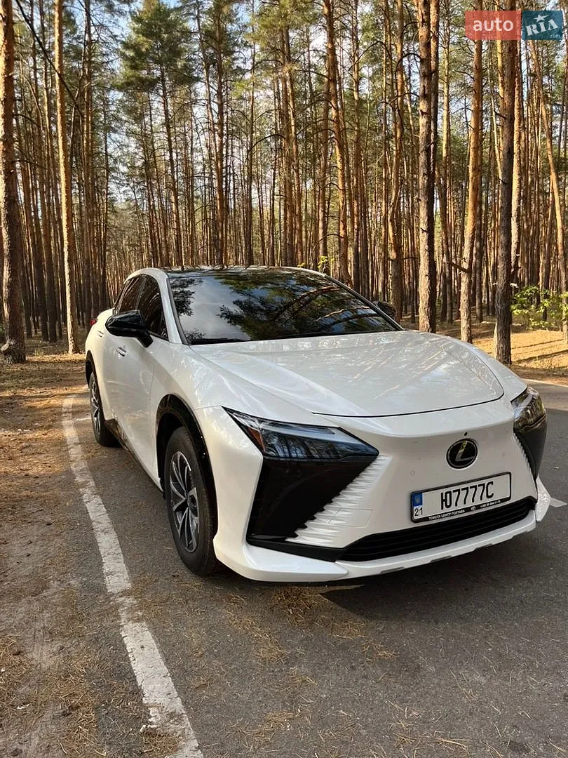 Lexus RZ 2023 — 1