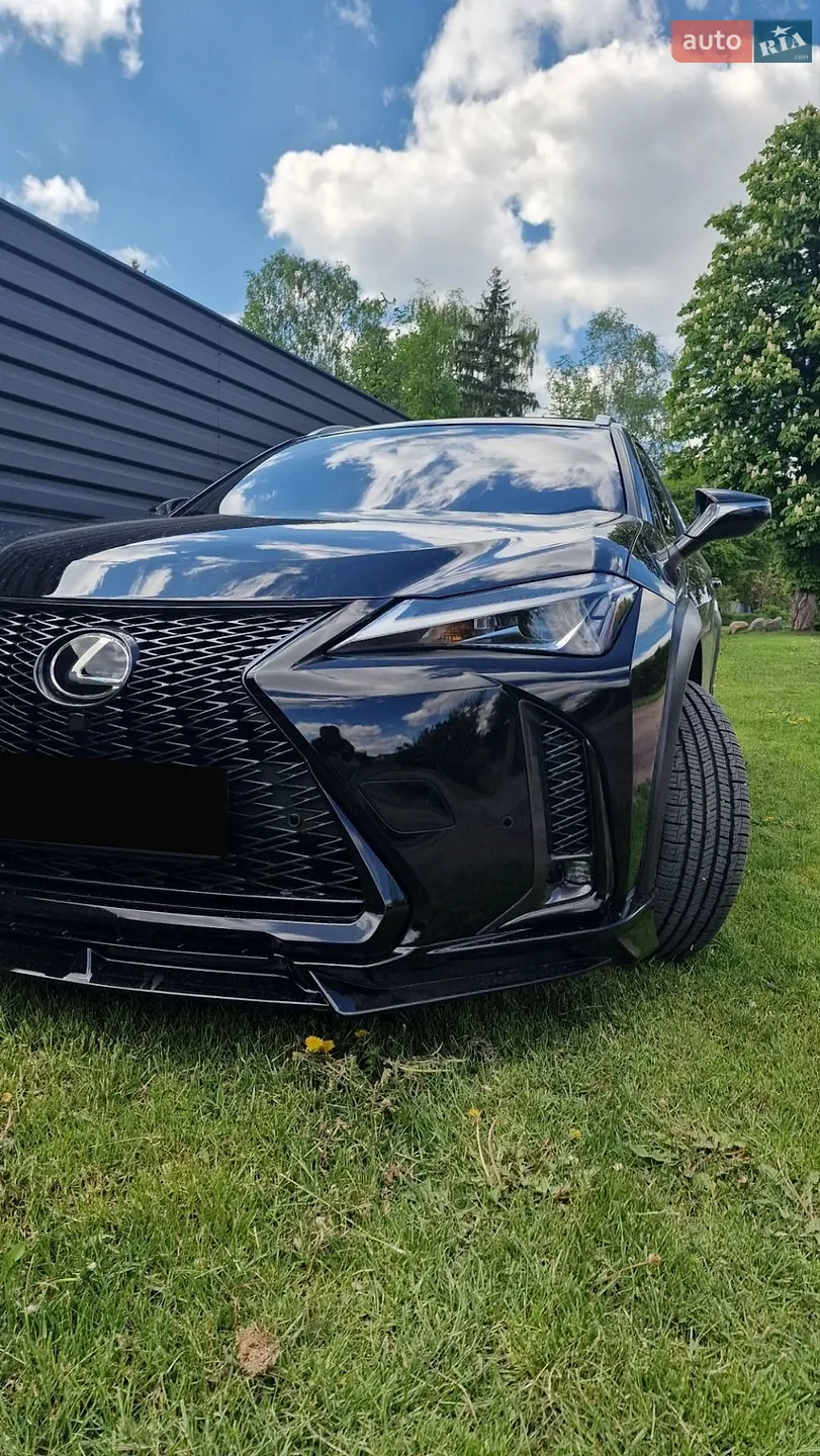 Lexus UX, 2019