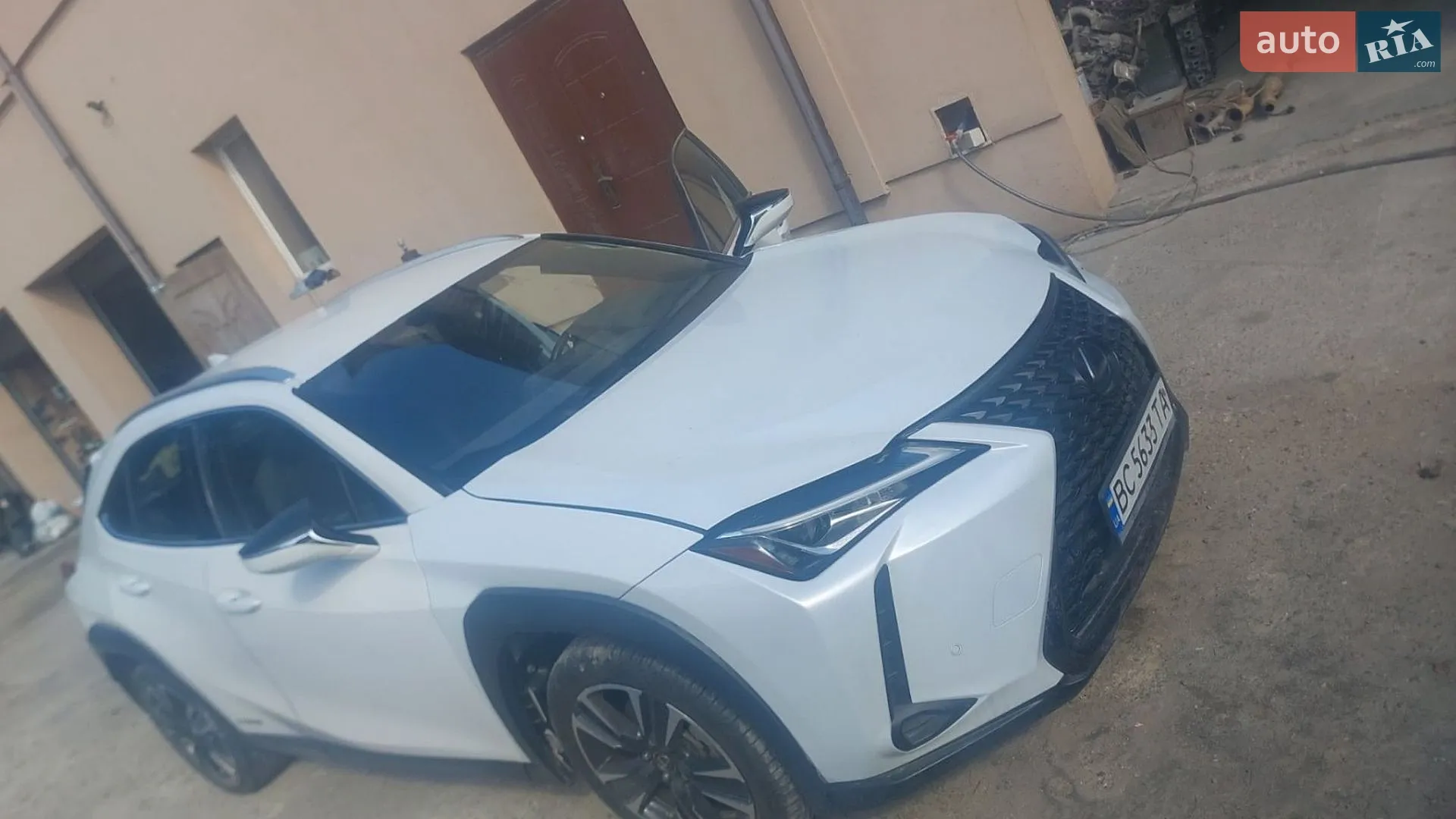Lexus UX, 2019