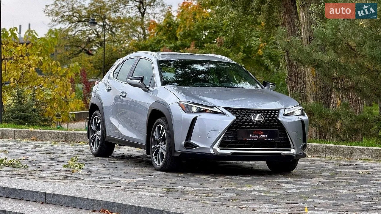 Lexus UX, 2023