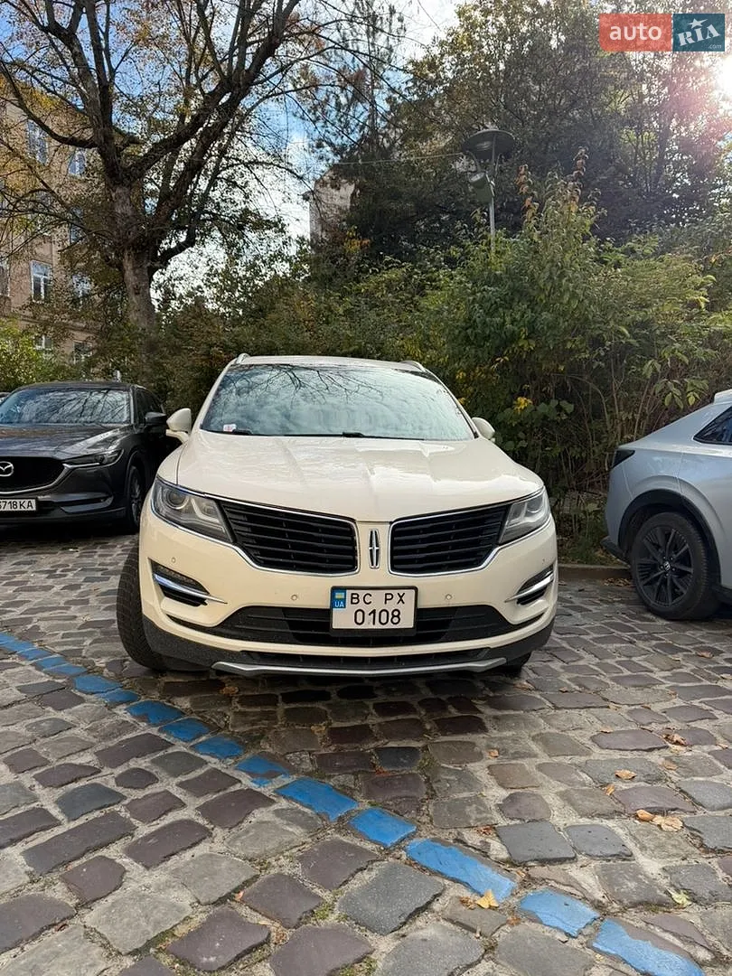 Lincoln MKC, 2015