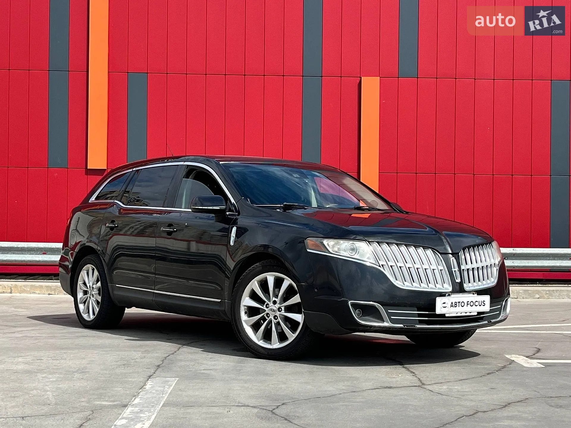 Lincoln MKT, 2012