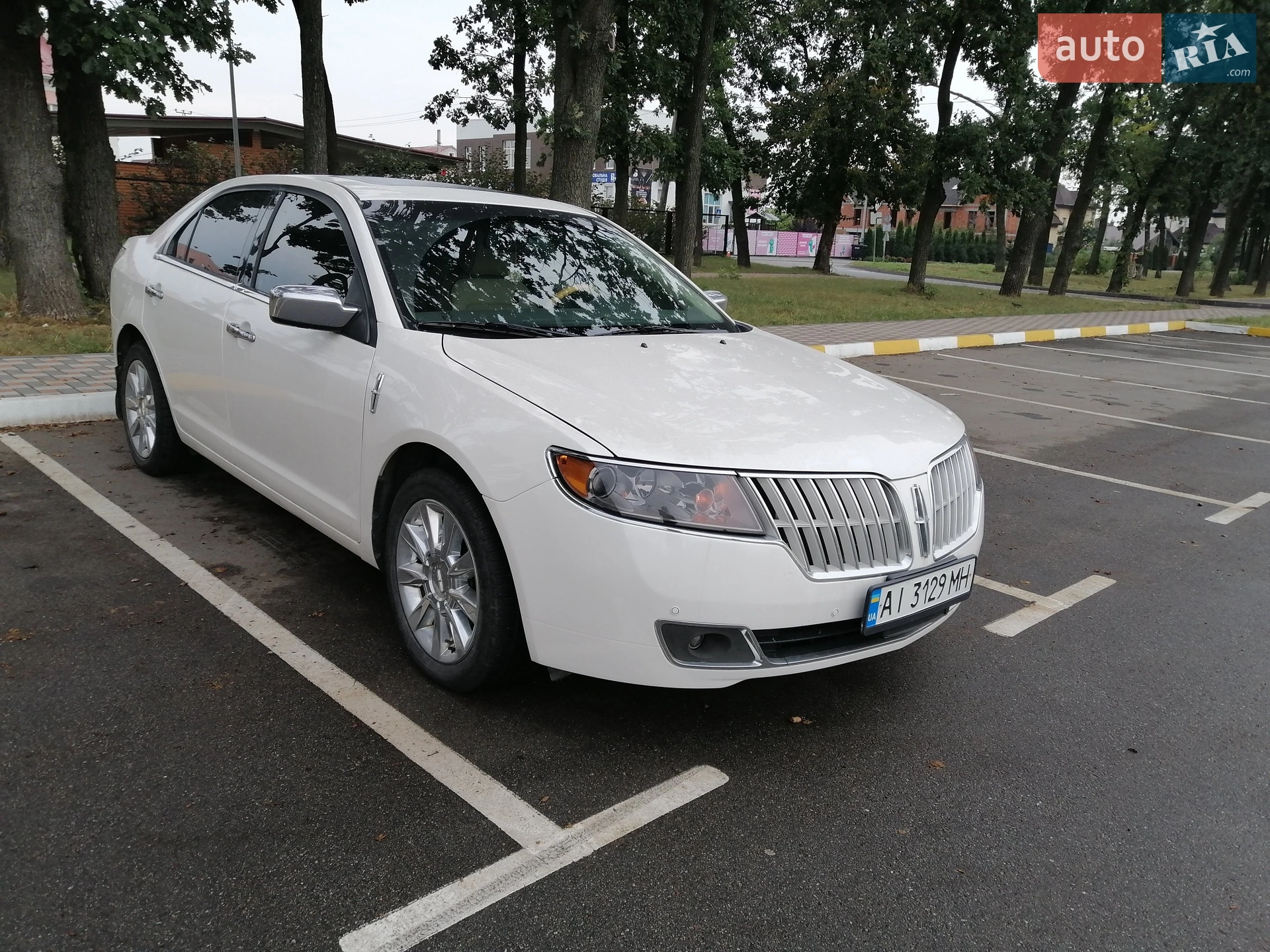 Lincoln MKZ, 2011