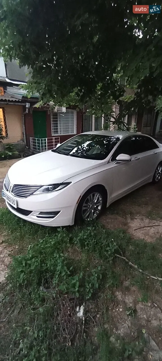 Lincoln MKZ, 2013
