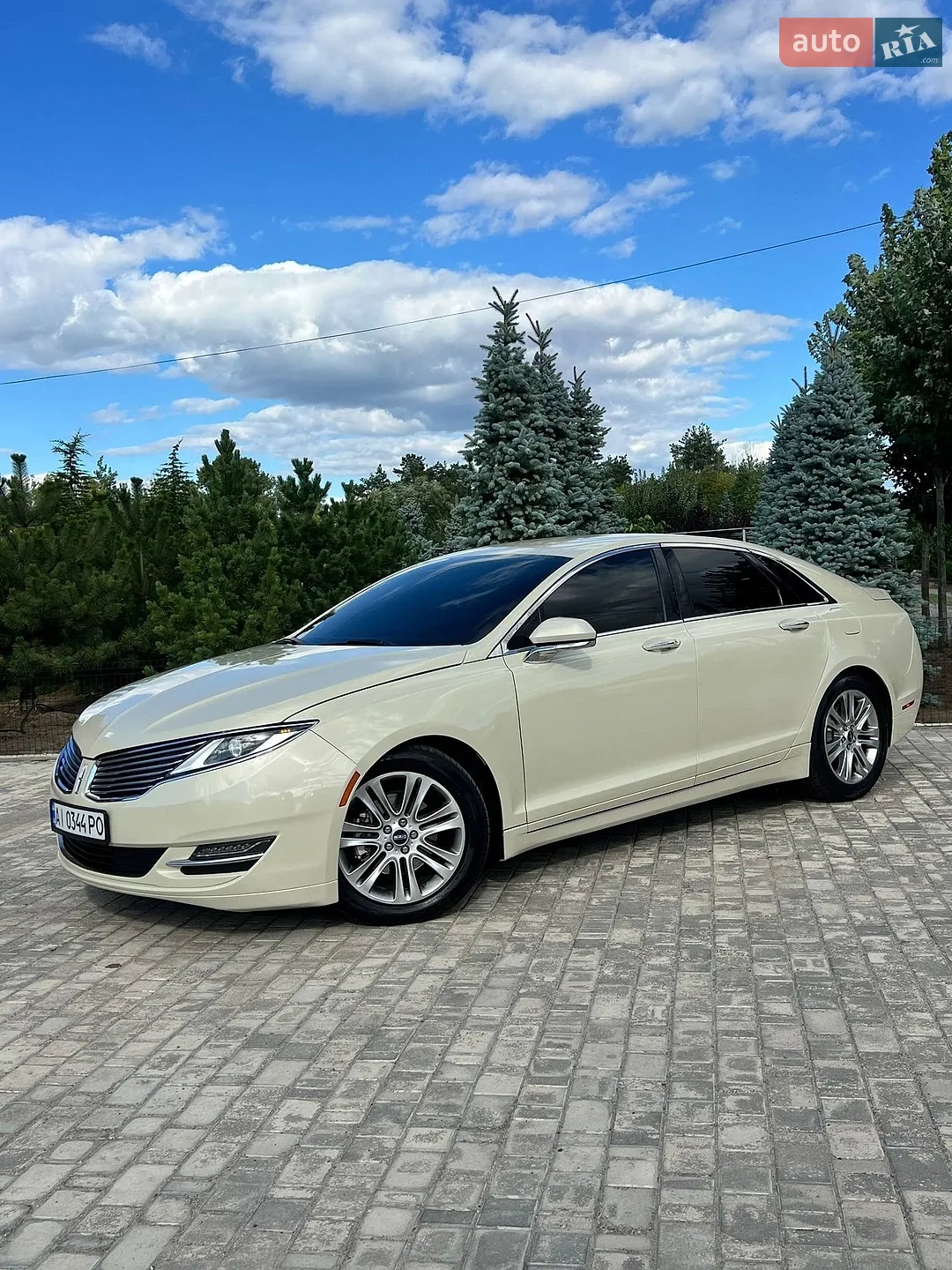 Lincoln MKZ, 2014