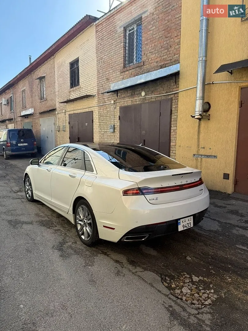 Lincoln MKZ, 2013