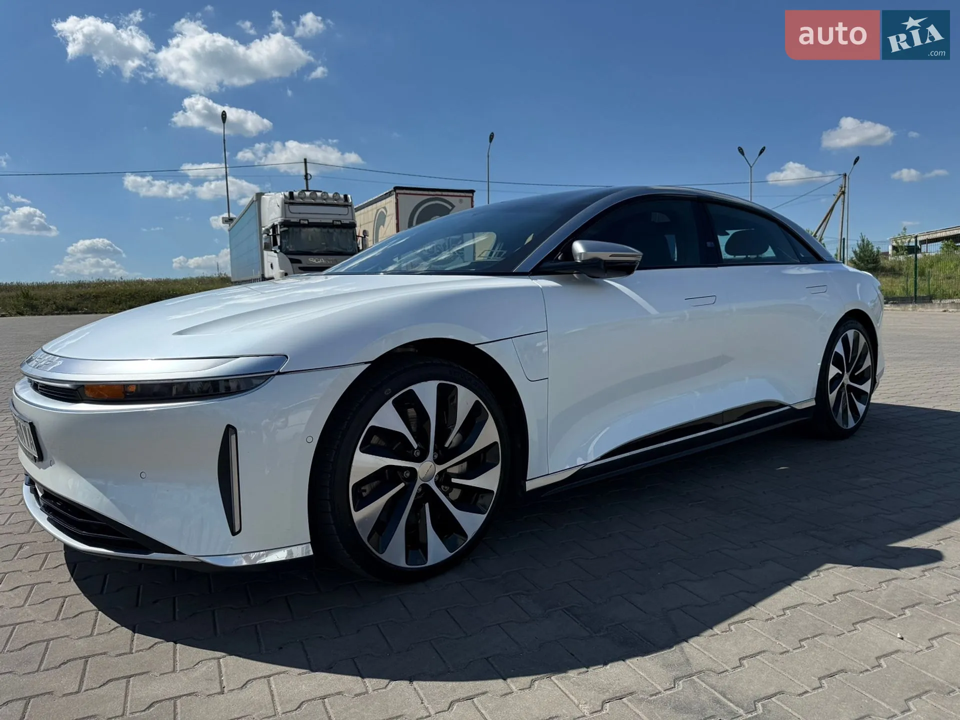 Lucid Air, 2022