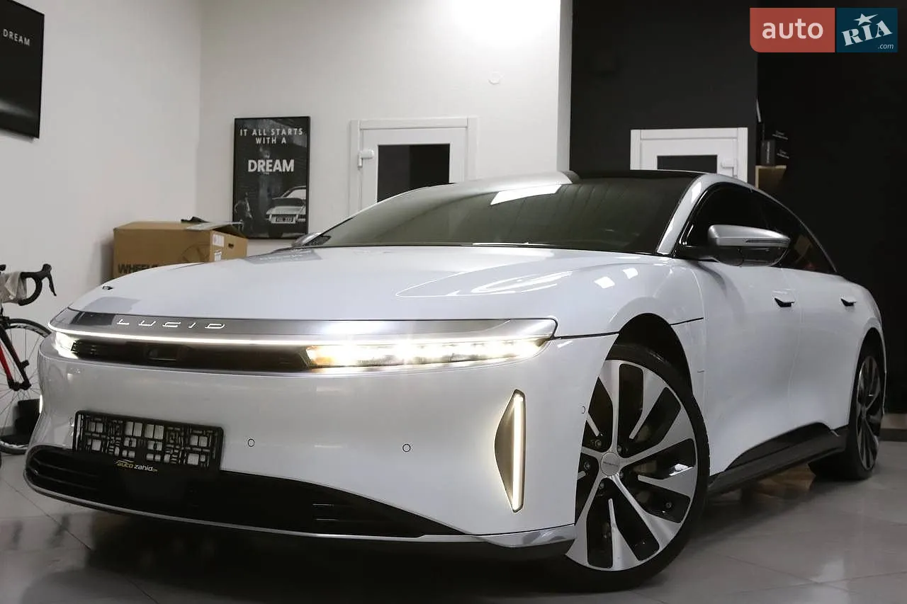 Lucid Air, 2022