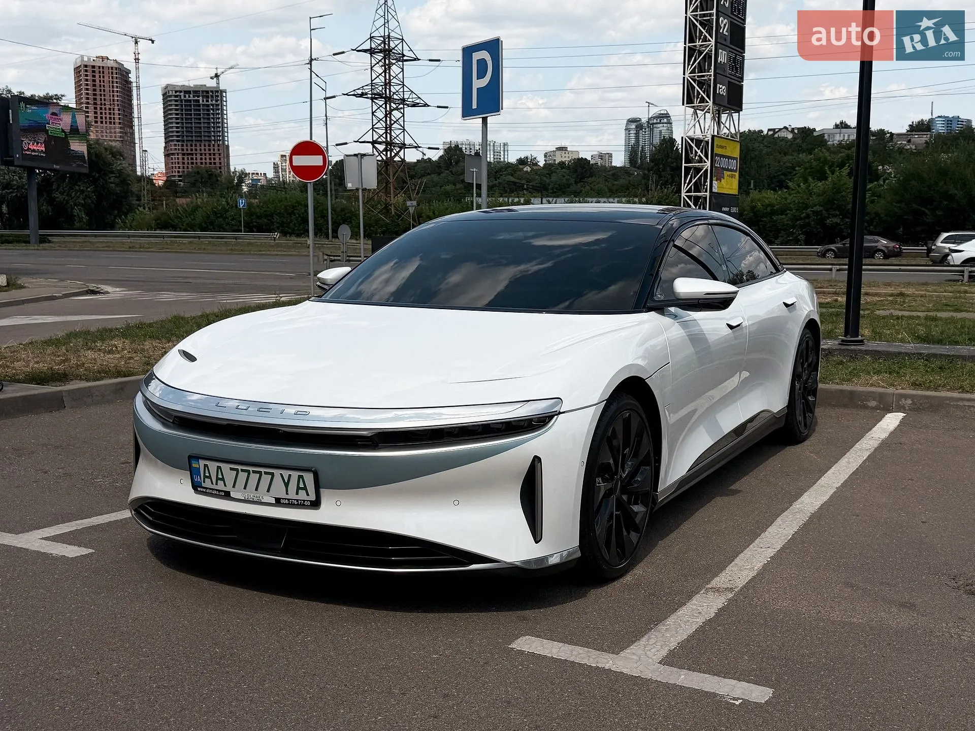 Lucid Air, 2023