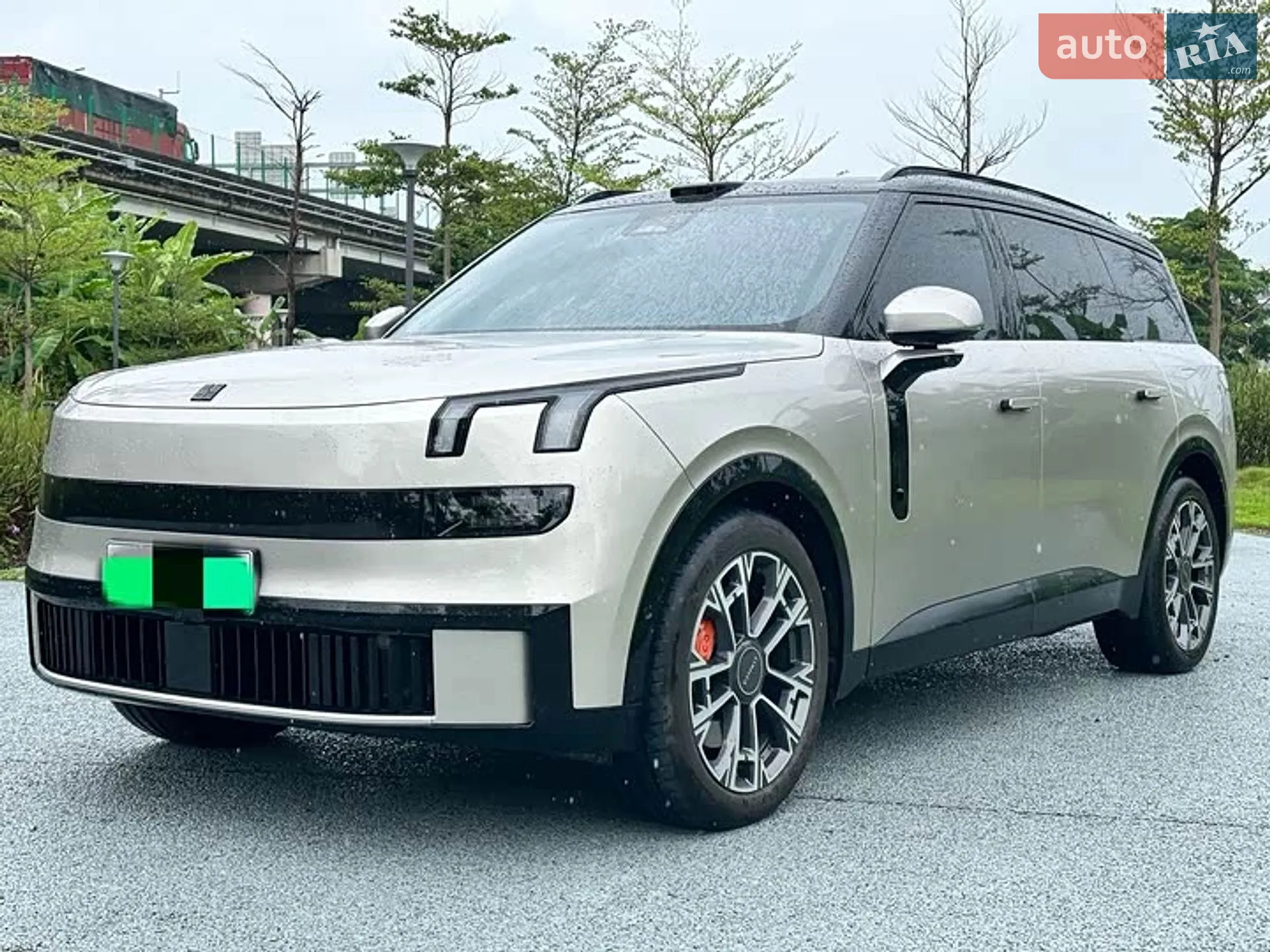 Lynk&Co 900, 2025