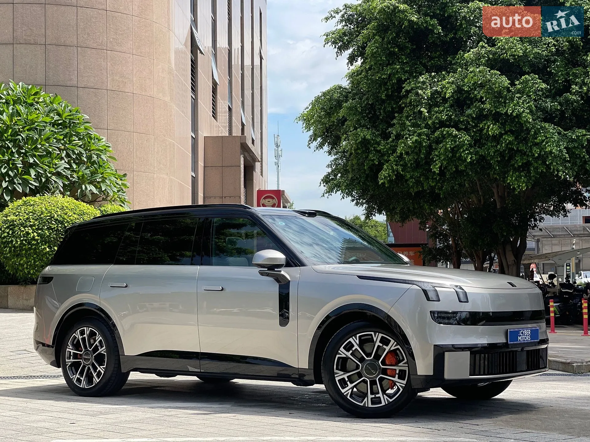 Lynk&Co 900, 2025
