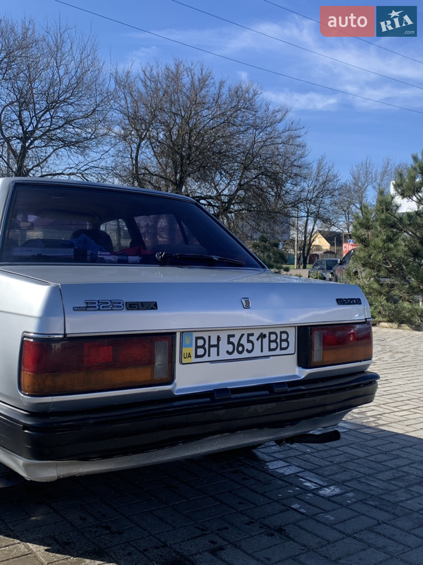Mazda 323, 1987