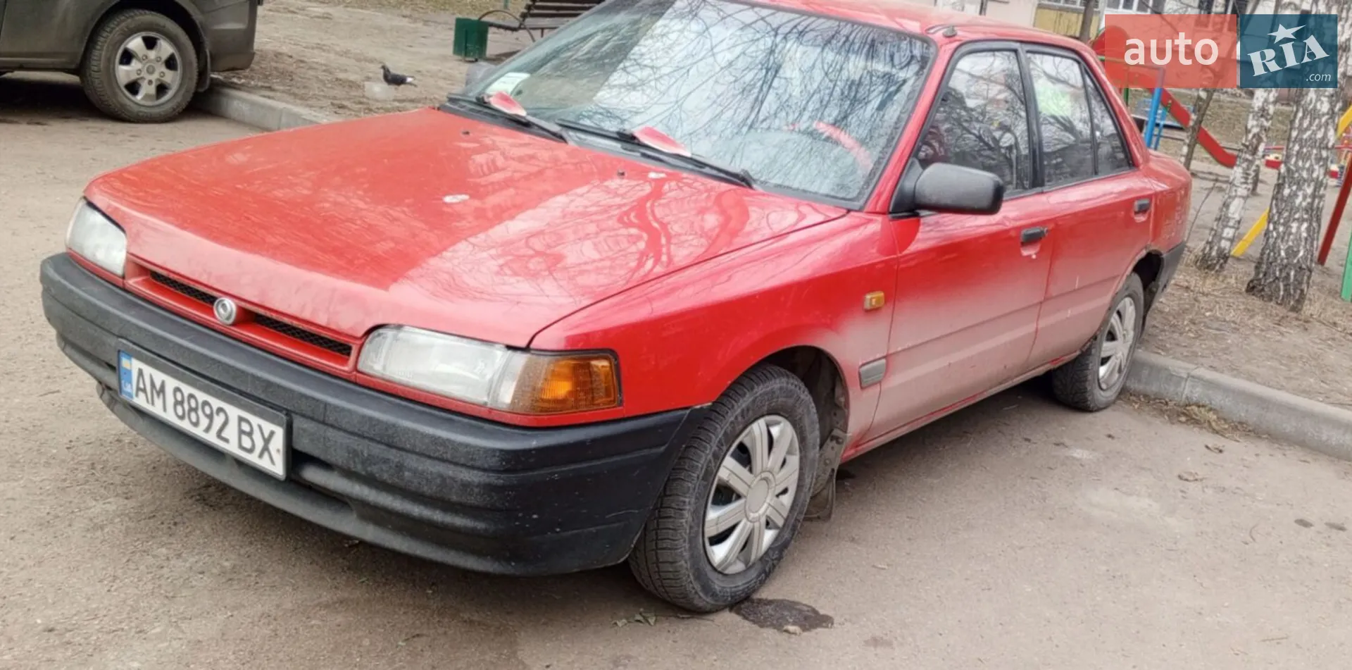 Mazda 323, 1992