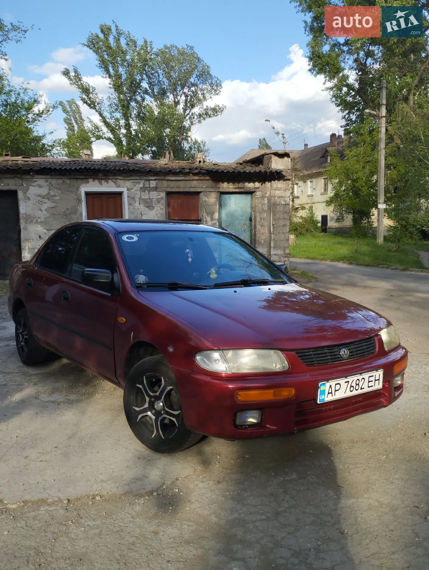 Mazda 323, 1996