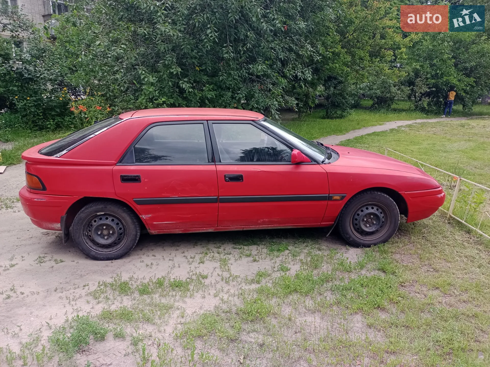 Mazda 323, 1992