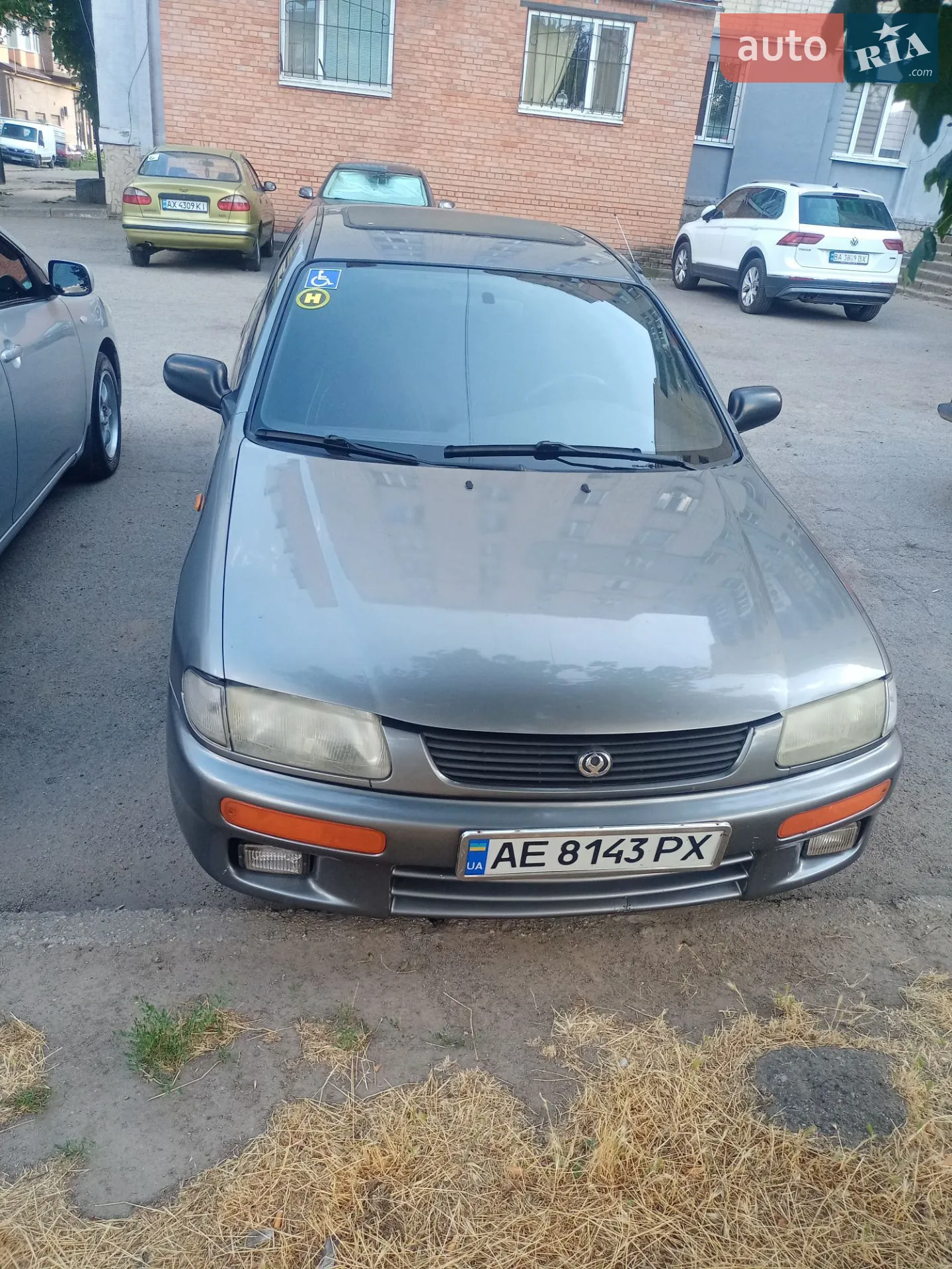 Mazda 323, 1995