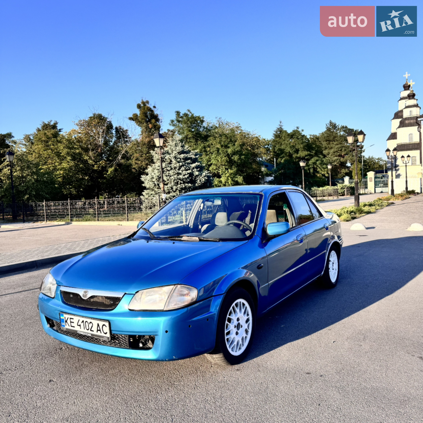 Mazda 323, 1999