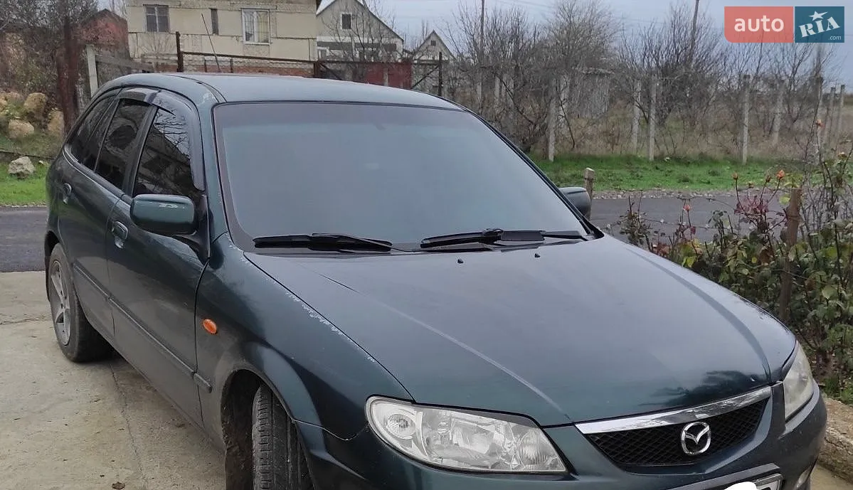 Mazda 323, 2001