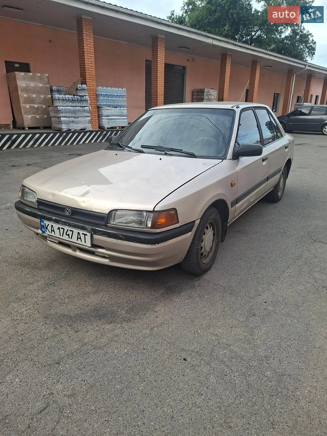 Mazda 323, 1993