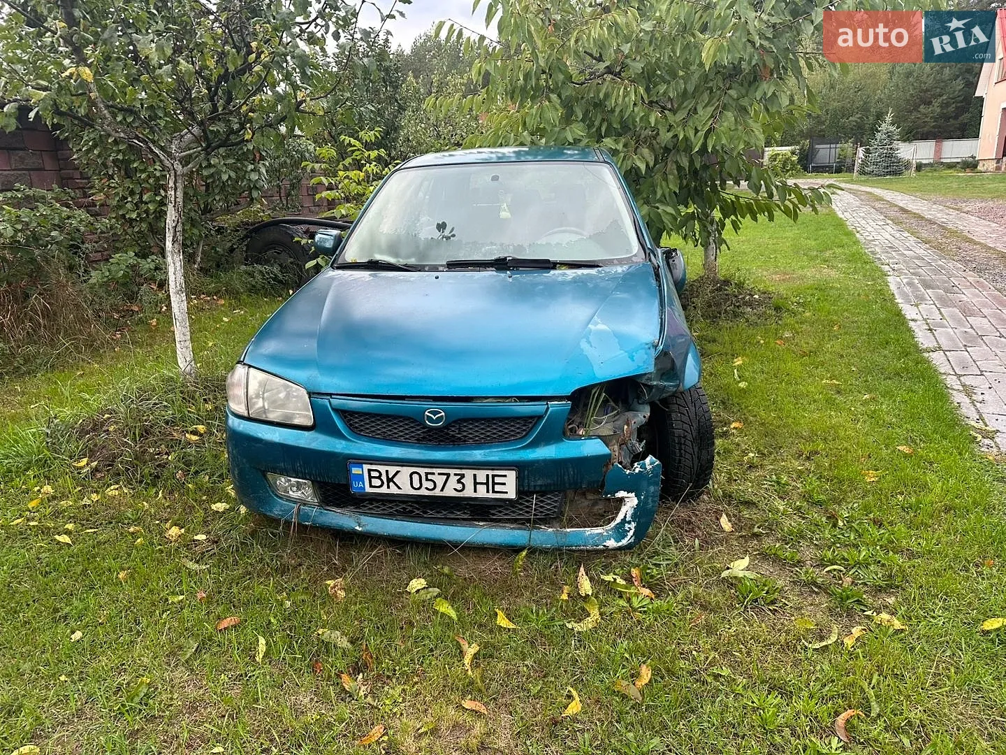 Mazda 323, 2000