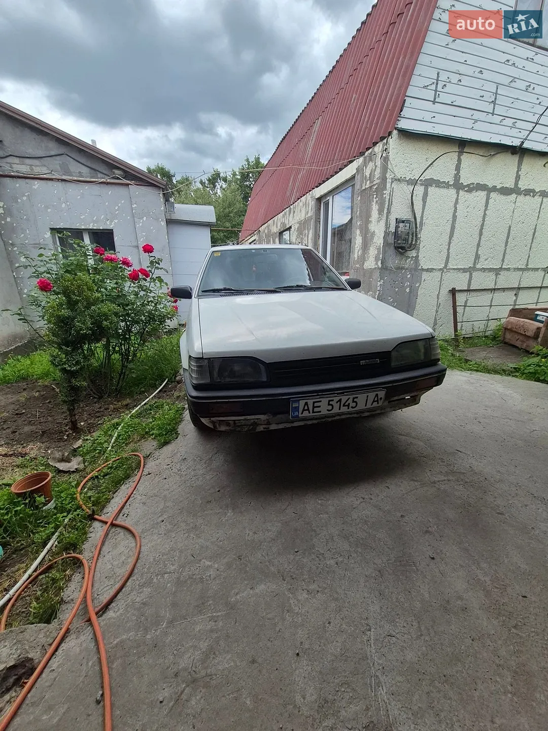 Mazda 323, 1988