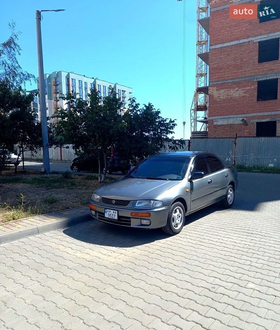 Mazda 323, 1994