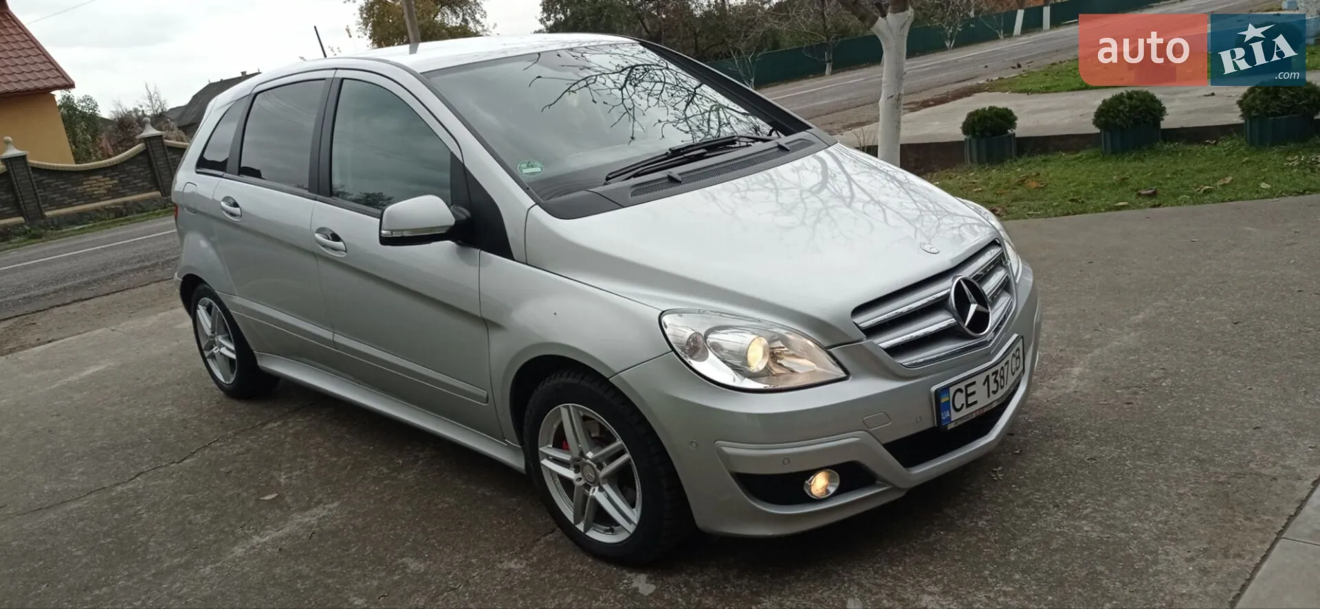 Mercedes-Benz B-Class, 2011