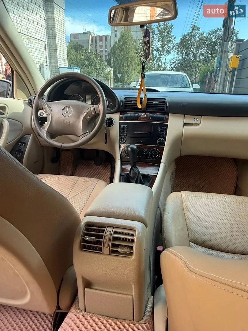 Mercedes-Benz C-Class 2006 — 1