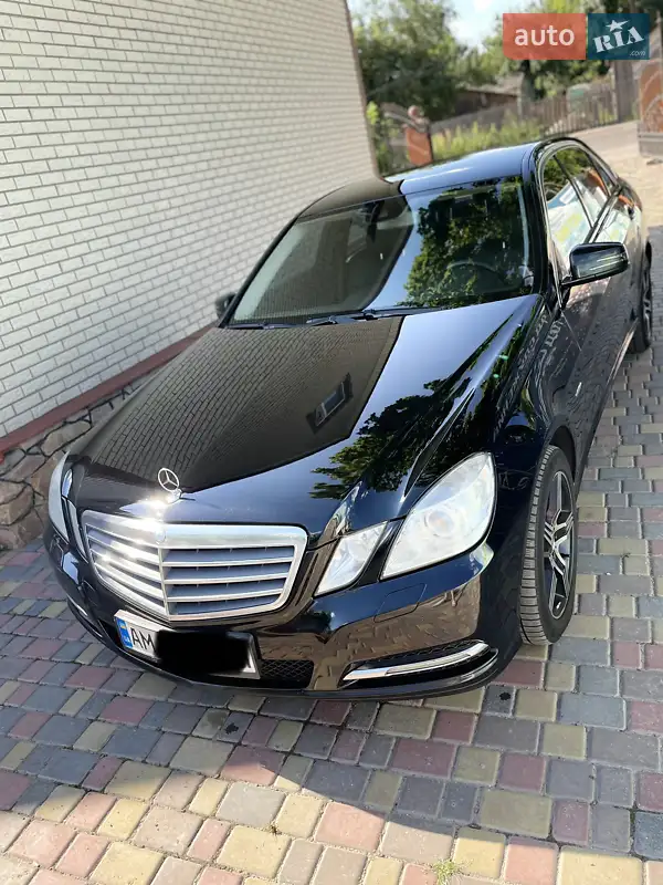 Mercedes-Benz E-Class, 2011